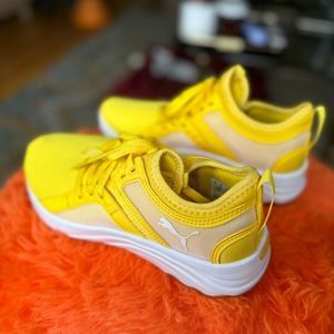 Women's Puma Softride Sophia Luxe Athletic Shoe - Blazing Yellow (6.5 M)